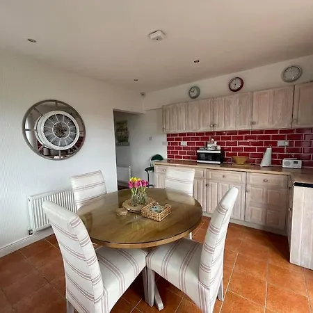 Cozy Seaside Дом отдыха