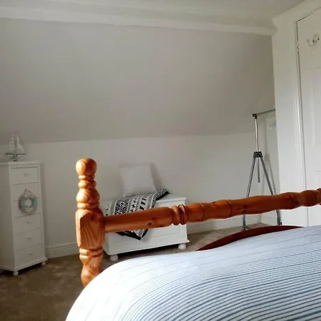 Cozy Seaside Дом отдыха *